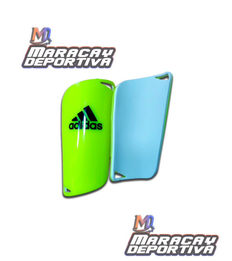 Canilleras Nike y Adidas